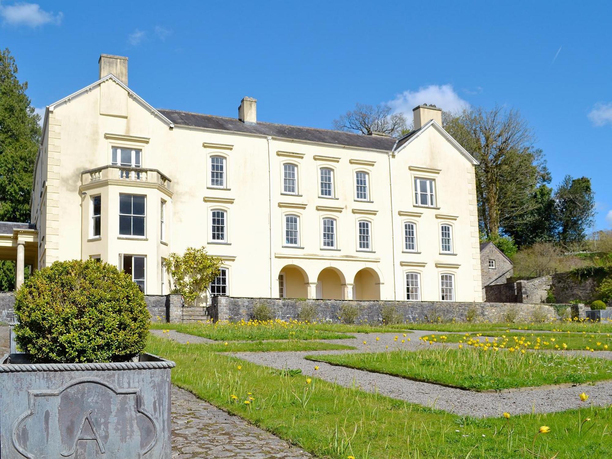 Tynval Holiday home *